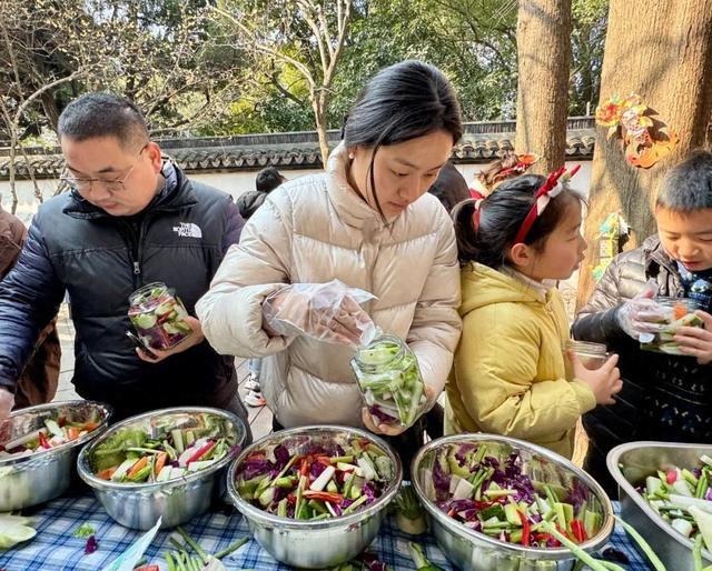 投壶、手作泡菜、冰糖葫芦制作……松江这里用趣味民俗迎新春