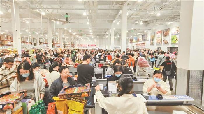 华南首家开市客Costco在龙华开业。