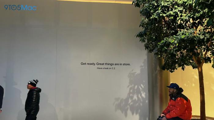 倒计时 2 天，苹果美国零售店门头 LOGO 戴上“护目镜”：迎接 Vision Pro 头显发售