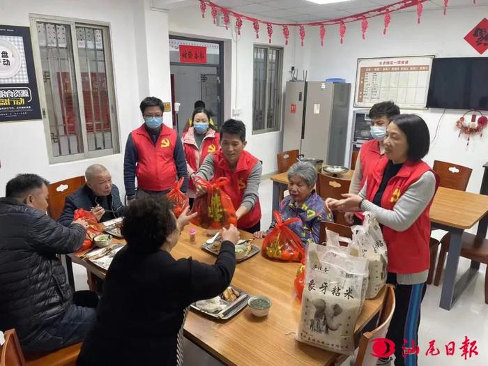 让老人享受到“舌尖上的幸福”——我市建成幸福食堂345家覆盖100%镇（街）