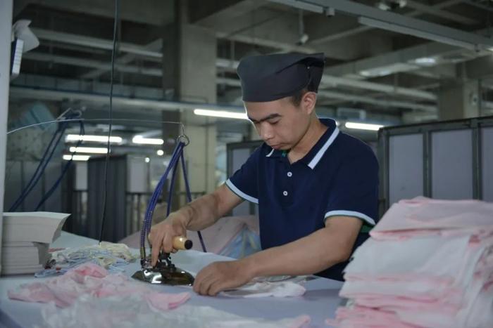 品牌的力量丨童泰服装：200道工序铸就卓越童装品质