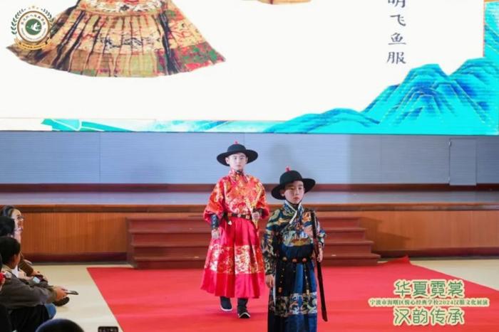 除此以外,悦心师生们展演了丰富多彩的传统文化节目