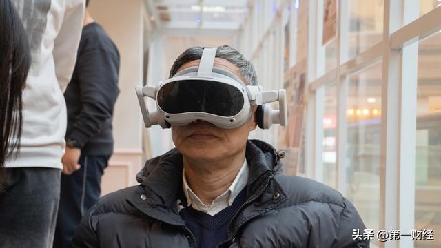 中学生运用VR技术助力动物公益活动