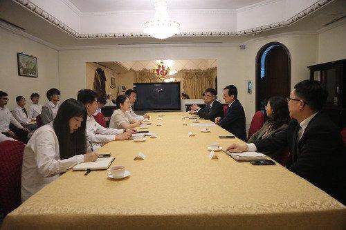 驻吉达总领事王奇敏同清华大学师生座谈