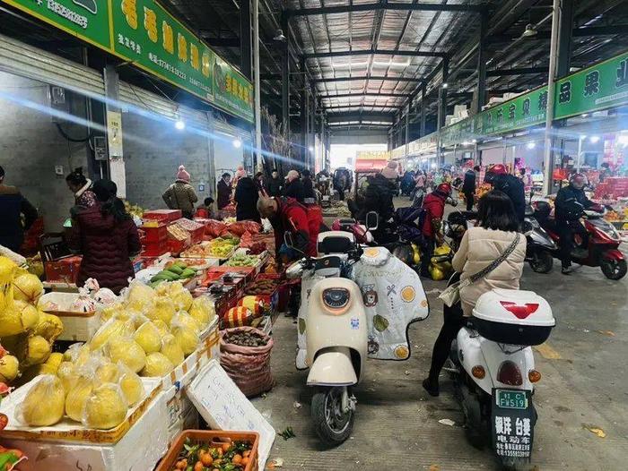 春节临近，桂林水果市场部分水果价格“跳水”