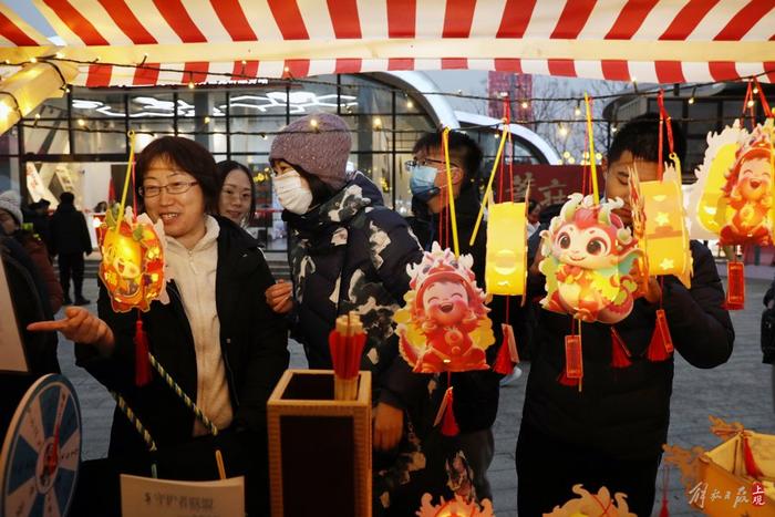 莘庄灯会亮灯，免门票、还有水幕秀喷泉表演