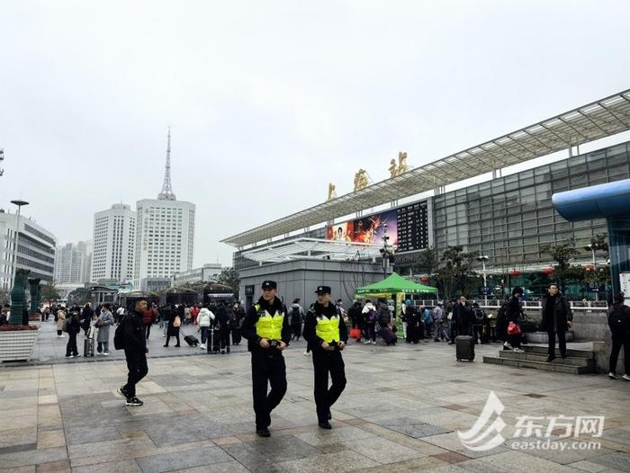 低温雨雪叠加春运高峰，每日数十万旅客如何安全出行？上海警方采取多项措施
