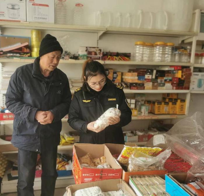 湖北省竹山县深河乡市场监管所开展春节前食品安全专项检查