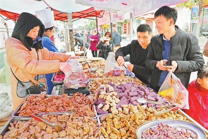 【新春走基层 新年新事】在阳坝赶年集 人气旺年味浓