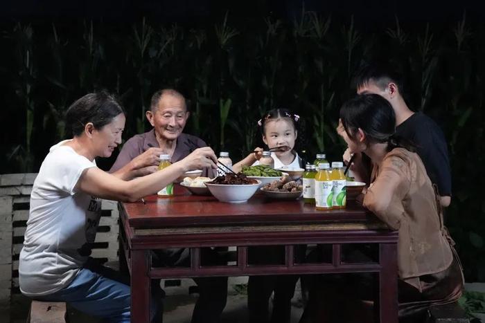 上海75岁乡村“厨神”：现在小孩子们吃的东西多，反而不太爱吃这道菜了
