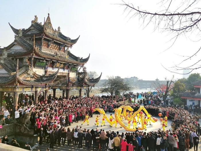 祥龙送福、古堰探宝……都江堰宠你过新年