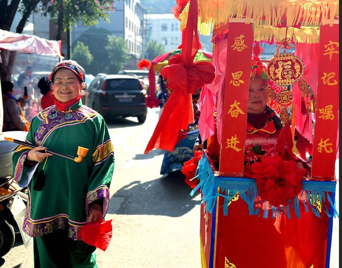 【锦绣中国年】赏龙灯 逛庙会 秀国风……贵州各地欢喜过新年 热闹迎新春