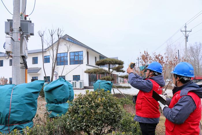 【新春走基层】国网西和县供电公司：节日守护者的新春脚步