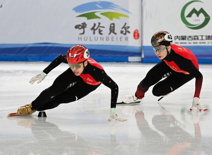 组图｜“十四冬”短道速滑公开组比赛开赛 武大靖林孝俊任子威等多位名将出战