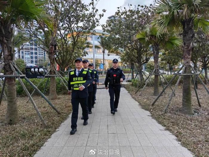 海口新埠海岸派出所：科技赋能警务升级，守护群众平安过年｜新春走基