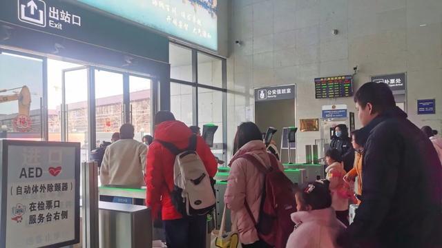 办客车次达47趟、日均抵松旅客6000人次！松江南站返沪客流平稳有序