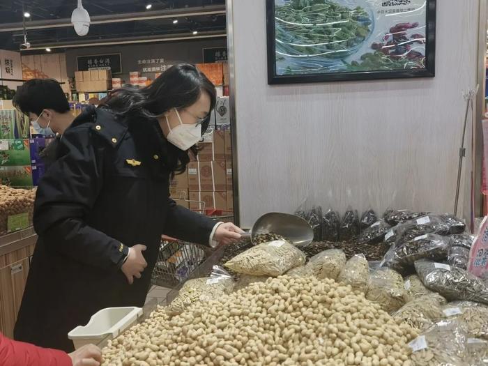 山东省潍坊市高新区市场监管局强化春节期间节日市场流通环节食品安全监管