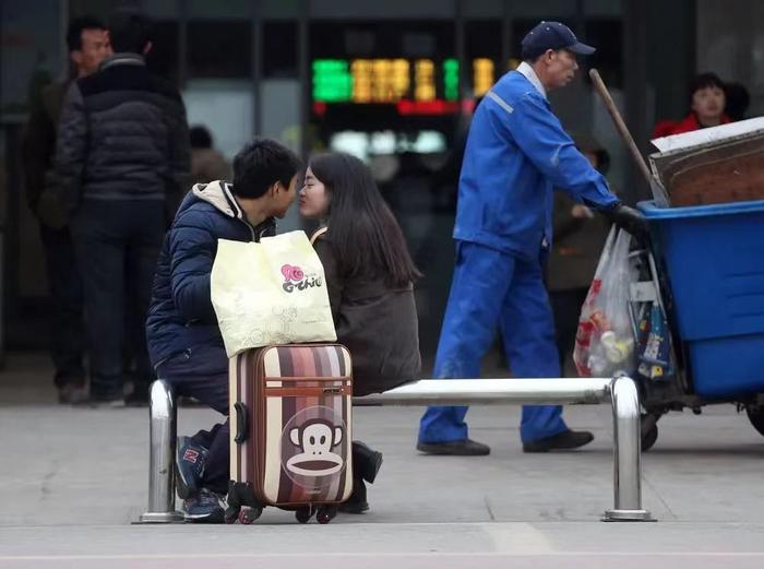 新华社发的这些照片，看了一遍又一遍