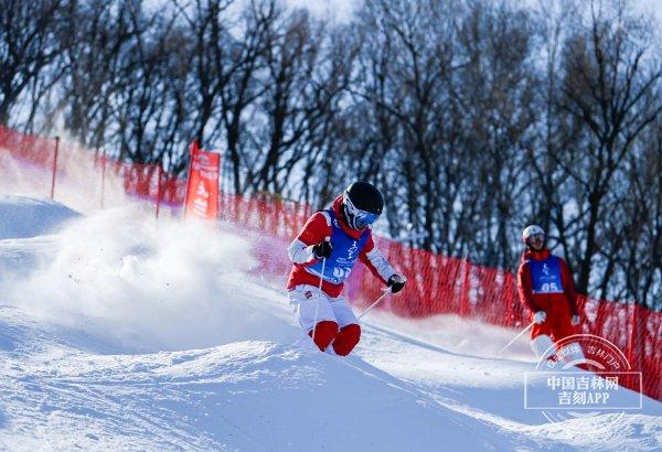 聚焦十四冬｜雪上飞 展技巧 “十四冬”吉林代表队自由式滑雪雪上技巧斩获一银一铜