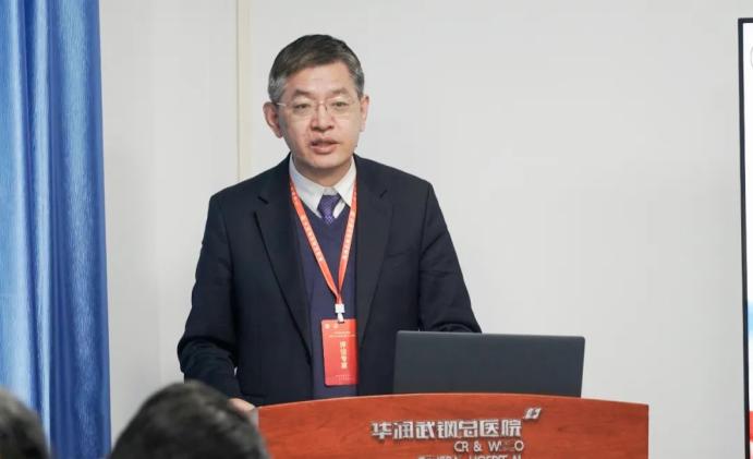 图：中国创伤救治联盟常委兼副秘书长李占飞介绍了现场评估的流程和主要环节