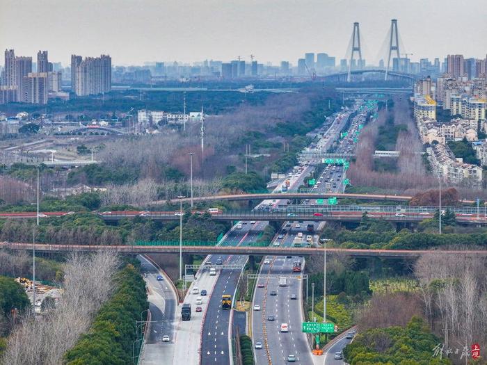 S20浦东（西新港-沪南路）外圈维修工程抢抓工期