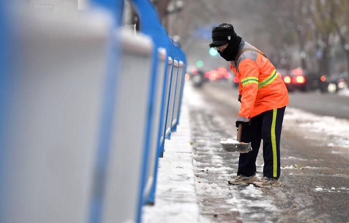 六预警齐发！全国大范围雨雪冰冻来袭，部分地区降温可达20℃以上，武汉铁路紧急公告