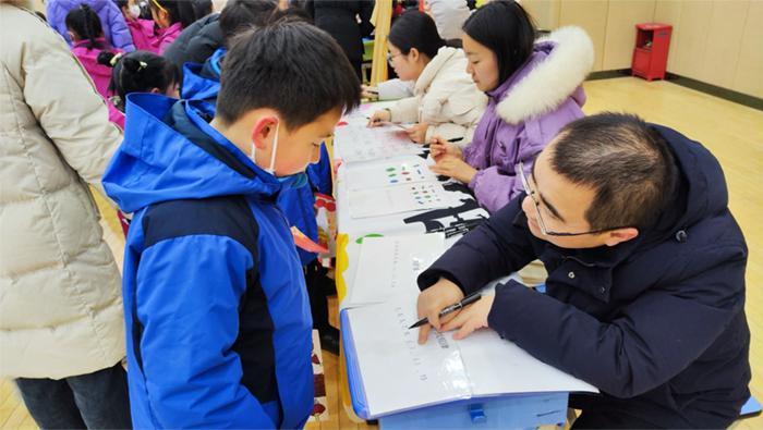 乐趣无穷，学以致用——合肥市新麓小学开展一二年级期末游园趣评活动