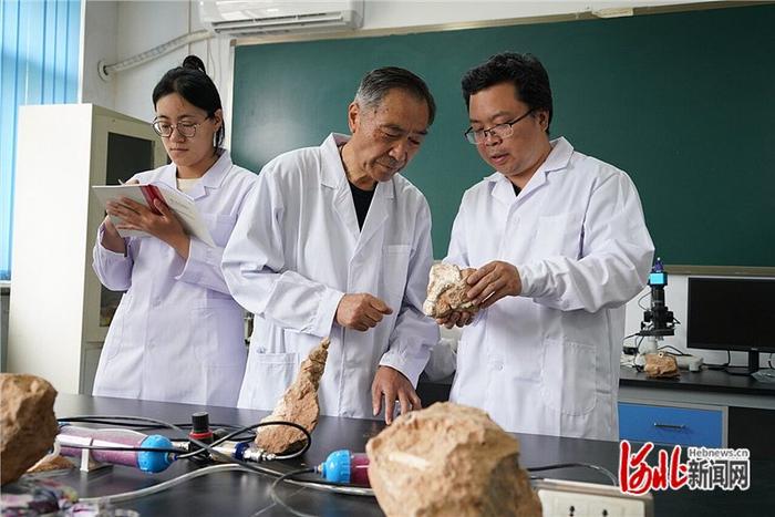 龙年探访寻“龙”人——专访古生物学家、河北地质大学终身特聘教授季强