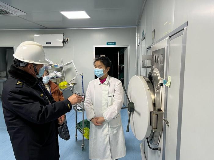 安徽省泾县市场监管局开展医疗机构特种设备专项检查