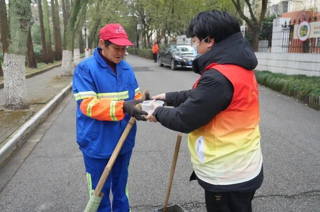 包汤圆、做龙灯、插花桶……海湾这里的元宵活动精彩纷呈！丨有一种过年叫奉贤