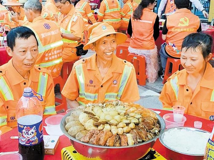 醒狮舞龙轮番登场、麒麟巡游送吉祥、盆菜宴答谢环卫工人……街头巷尾热火朝天 男女老少欢天喜地