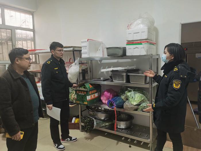 新疆库车市市场监管局开展春季学校食堂食品安全风险隐患大排查