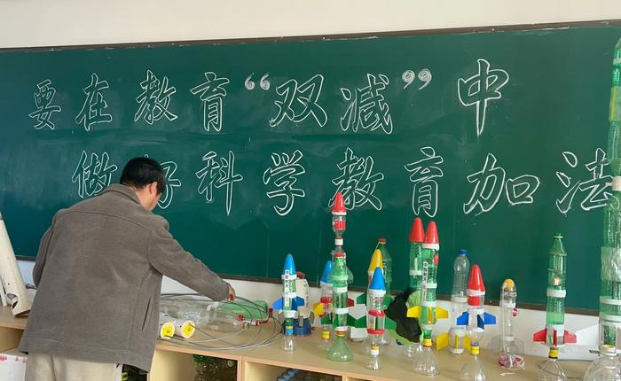 微观乡村｜上千孩子眼中的“魔法师” 乡村教师张建涛：科学教育不是形式化，我只要孩子们认可就行