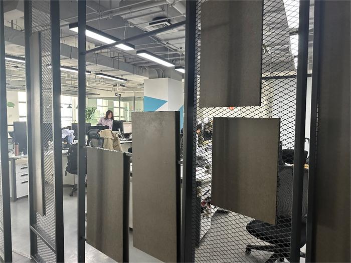 实探AI创业公司竹间智能上海办公室：前台区域已亮灯、员工零散，部分岗位依然无人