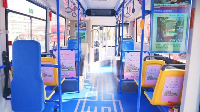 太浪漫！百年公交20路变身“开往春天的巴士”！带你游遍上海市中心地标→