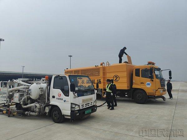 共战冰雪 神农架机场全力支援武汉机场