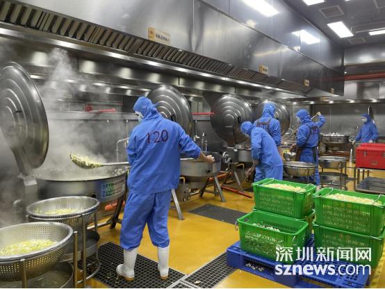 星期三查餐厅｜为18所学校供餐，龙岗这家配餐中心如何保障学生食品安全？