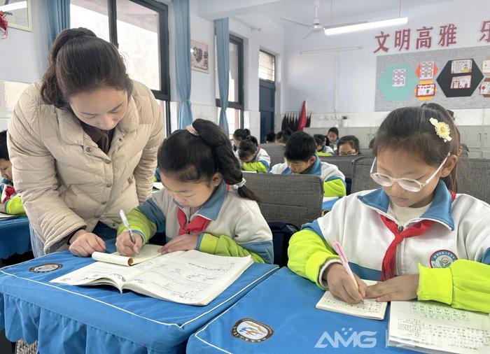 安阳县韩陵镇第二实验小学对没有按期完成作业的学生实行“人性化”措施