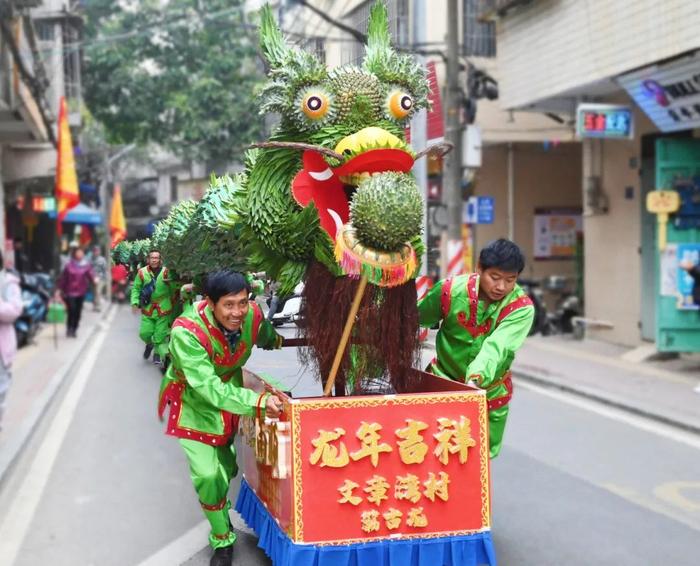 今日“显眼包”，是TA！全植物纯手工制作的湛江“生态龙”