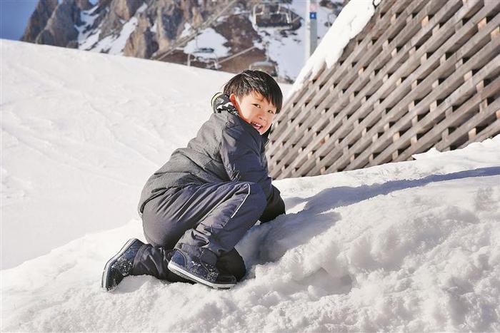 深圳11岁少年勇闯全国滑雪公开赛 不下雪的深圳出了一名雪冠军