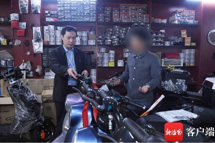 海口龙华区一店内查获33辆涉嫌改装的电动自行车