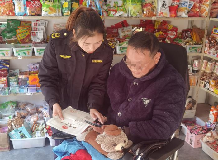 湖北省竹山县深河乡市场监管所： 年报指导送上门 贴心服务暖人心