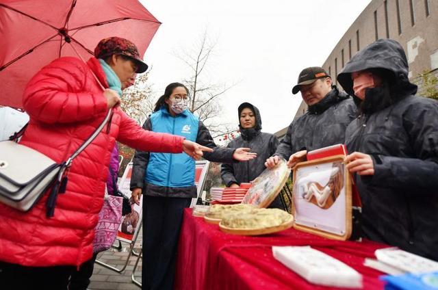 饲养员变讲解员 北京动物园开启志愿服务月