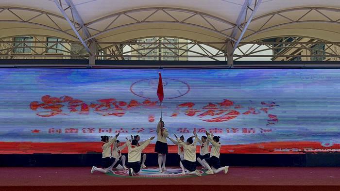 未央区大白杨小学举行第二周升旗仪式