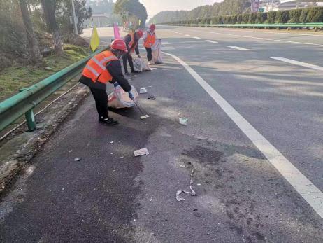 春运护航正当时，温暖司乘回家路——江西省交通投资集团南昌南中心东乡养护所多措并举做好春运保畅工作