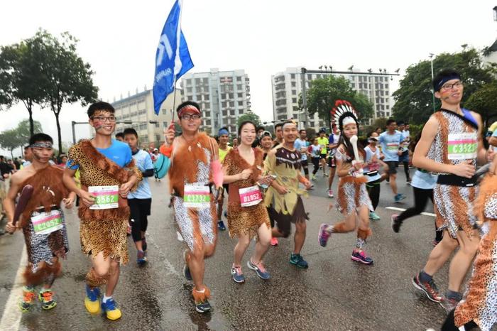 聚焦清马｜最新鲜、最大雨……历届“清马”盘点，你跑过几场？