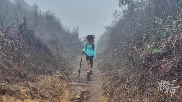 7天负重徒步100公里，翻越20多座山，杭州一群家长带娃极限挑战，孩子们的表现令人意外