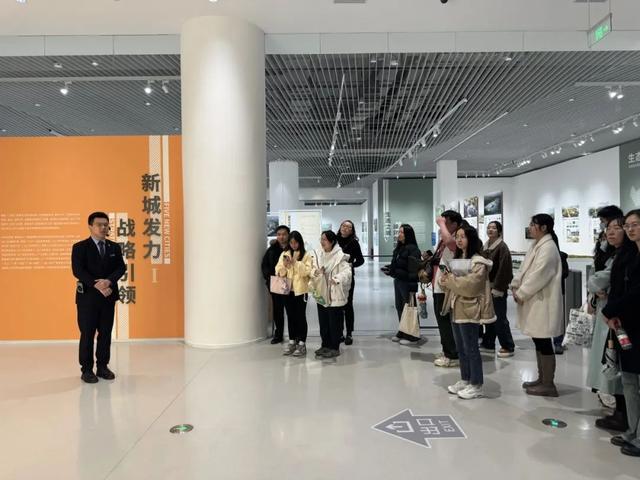 局机关团支部走进上海城市规划展示馆，持续开展青年说系列活动