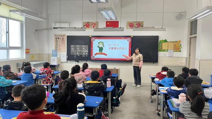 灞桥区石佛寺小学开展“学雷锋”系列活动