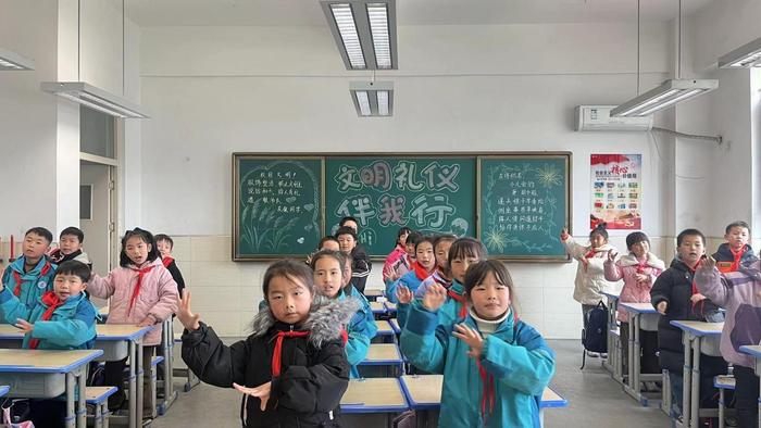 灞桥区石佛寺小学开展“学雷锋”系列活动